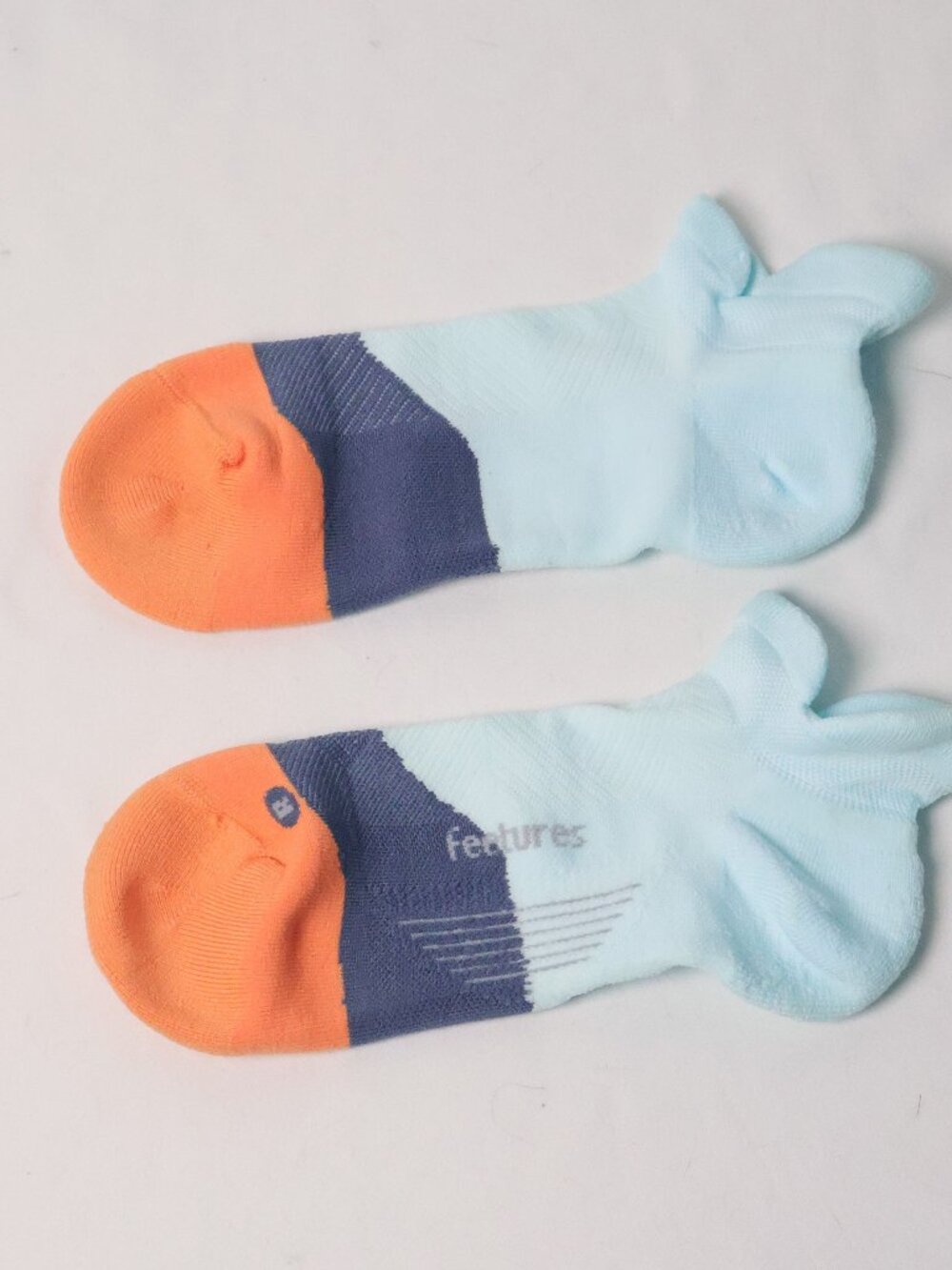 [Size M] Feetures Ankle Socks Thick Tab Running Sock
